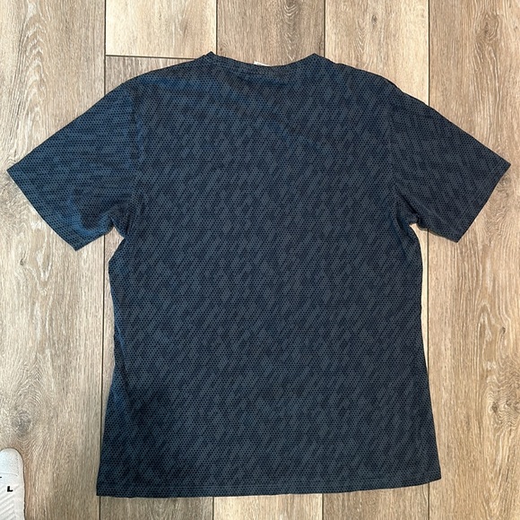 Men’s gym shark tee - Picture 4 of 5